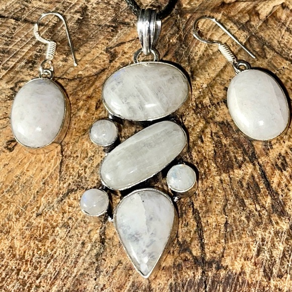Rainbow Moonstone Pendant & Earrings Set - Picture 8 of 10